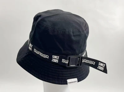 Chapeau Bob Enfant Noir Simple avec Ruban Imprimé et Bouton de Décoration