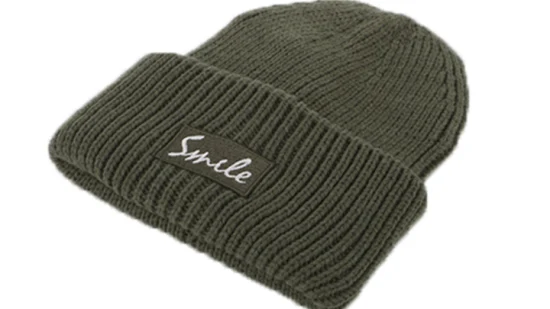 Unisexe broderie étiquette Logo vert personnalisé 100 % acrylique bonnet manchette hiver chaud dames tricoté chapeau